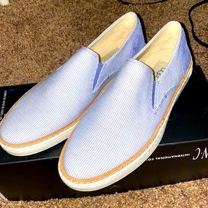 Ugg summer boat loafers 6.5 brand new never worn